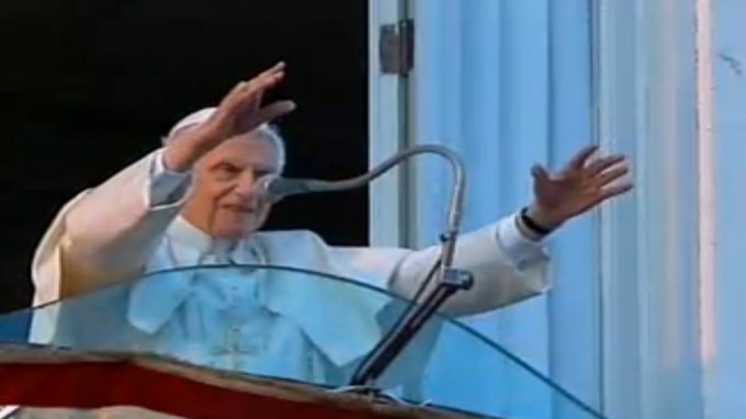 benedetto xvi partenza dal vaticano