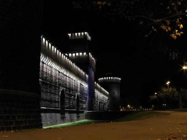 castello sforzesco sera