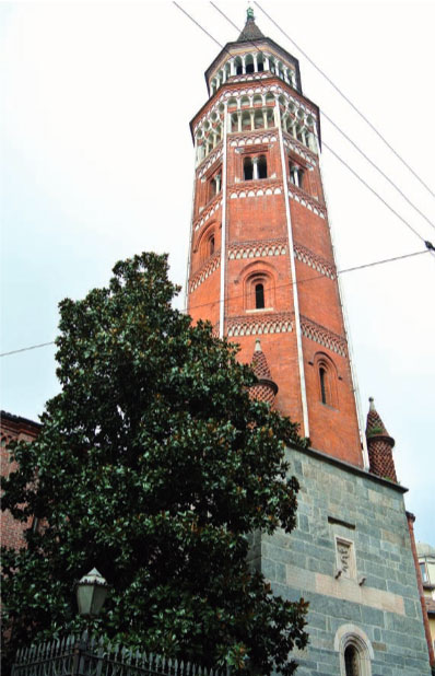 Milano, San Gottardo in Corte: veduta del campanile