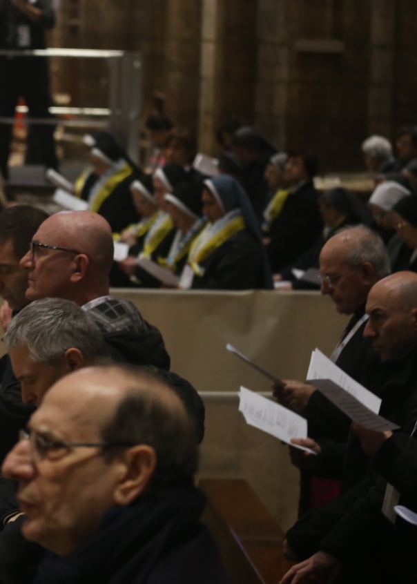 Papa e preti in Duomo