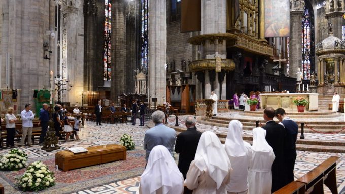 messa in duomo per tettamanzi (1)