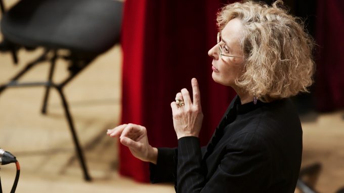 Erina Gambarini dirige il Coro Sinfonico de laVerdi nella Nona al piano con Maurizio Baglini - 4 feb 2016 - foto Paolo Dalprato (4)