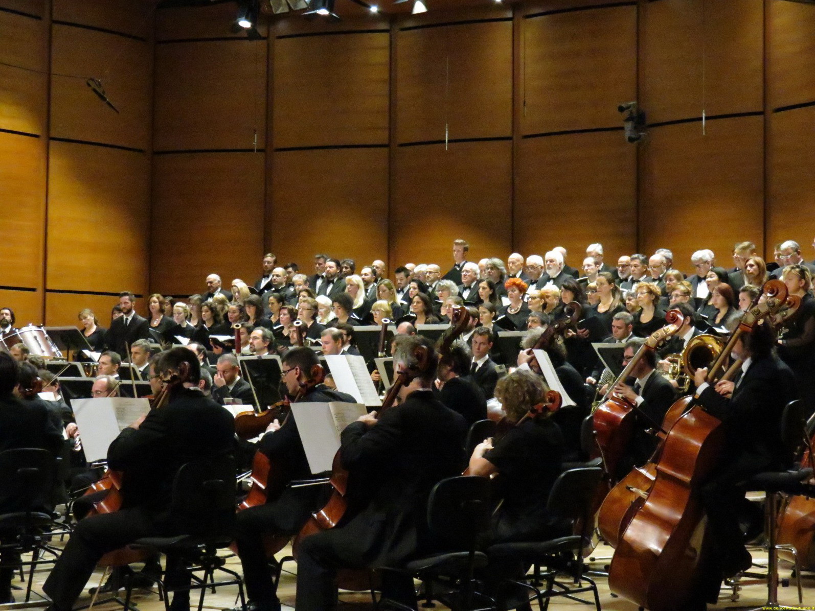 il M° Bignamini dirige orchestra e coro de laVerdi nel Requiem di Verdi - foto Mario Mainino (2)