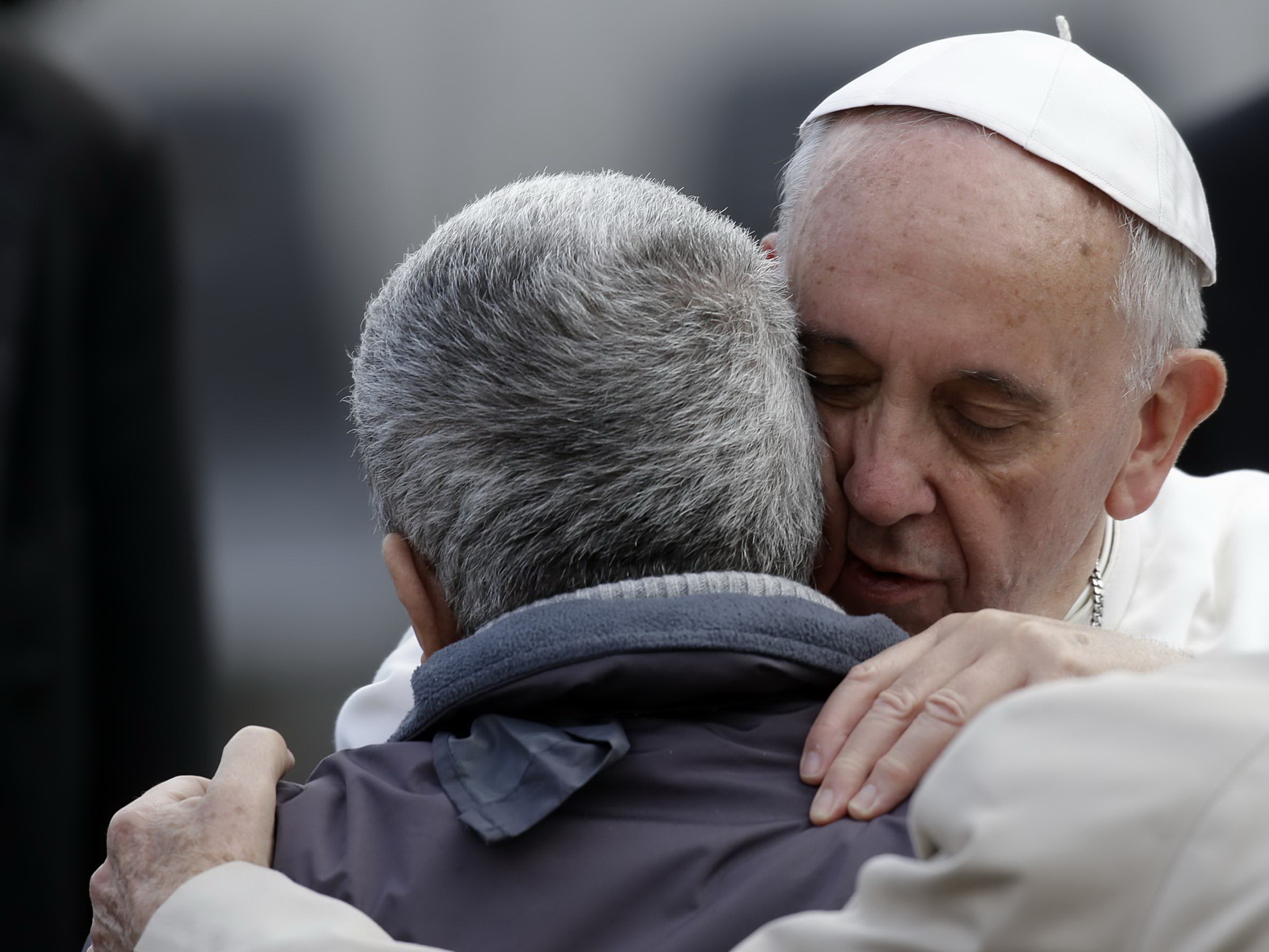 papa-francesco-e-poveri