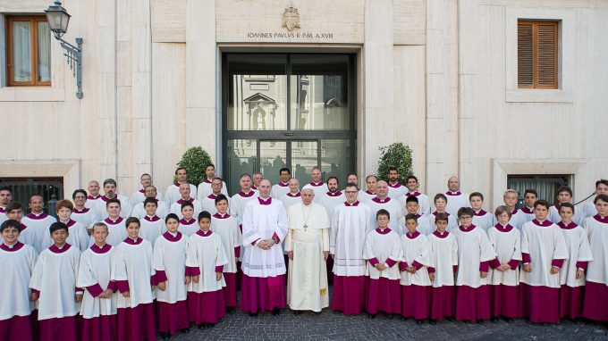 Coro e Papa Francesco