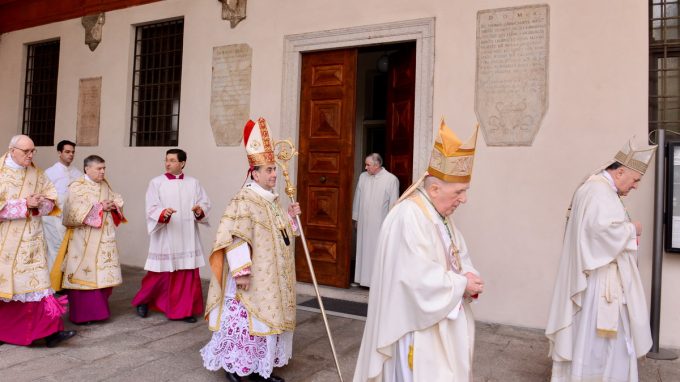 delpini pontificale sant ambrogio 2017 (5)