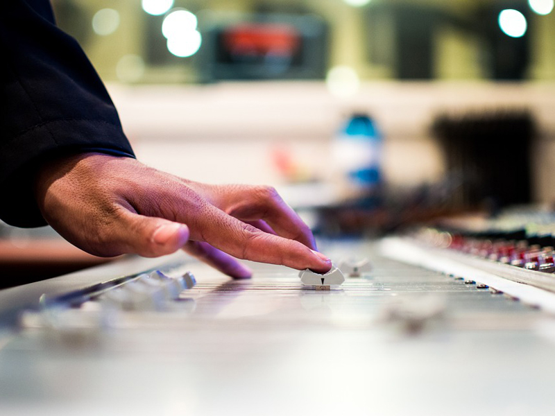 mixing-desk-351478_960_720