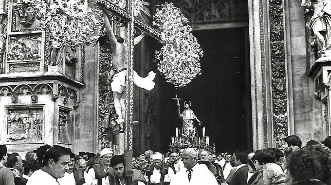 milano-1979-processione-0005_31173375395_o