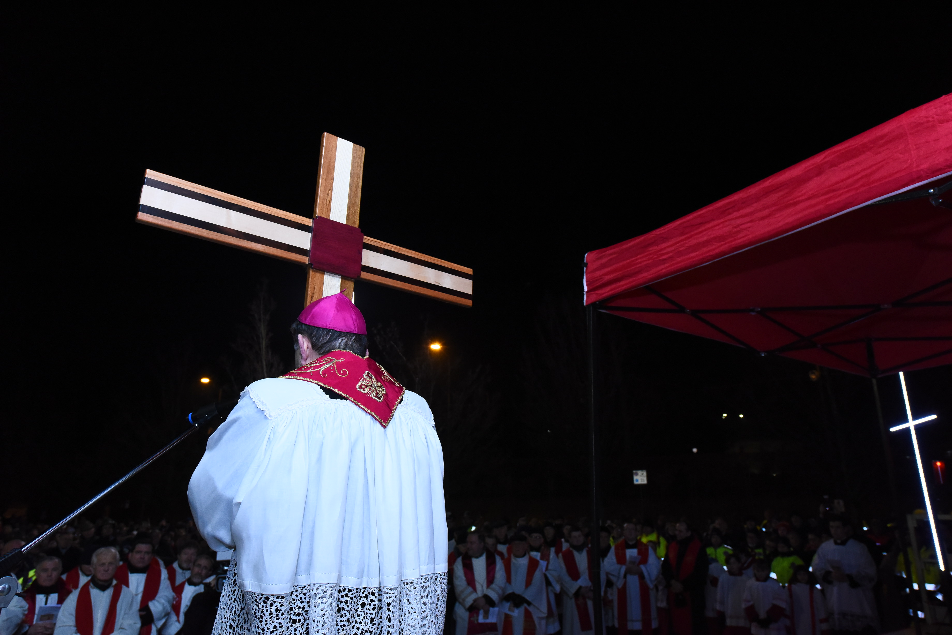 11 Via Crucis per la Zona Pastorale III a Erba