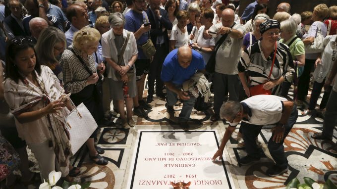 MESSA IN DUOMO DI MARIO DELPINI PER L'EX CARDINALE DEFUNTO DIONIGI TETTAMANZI