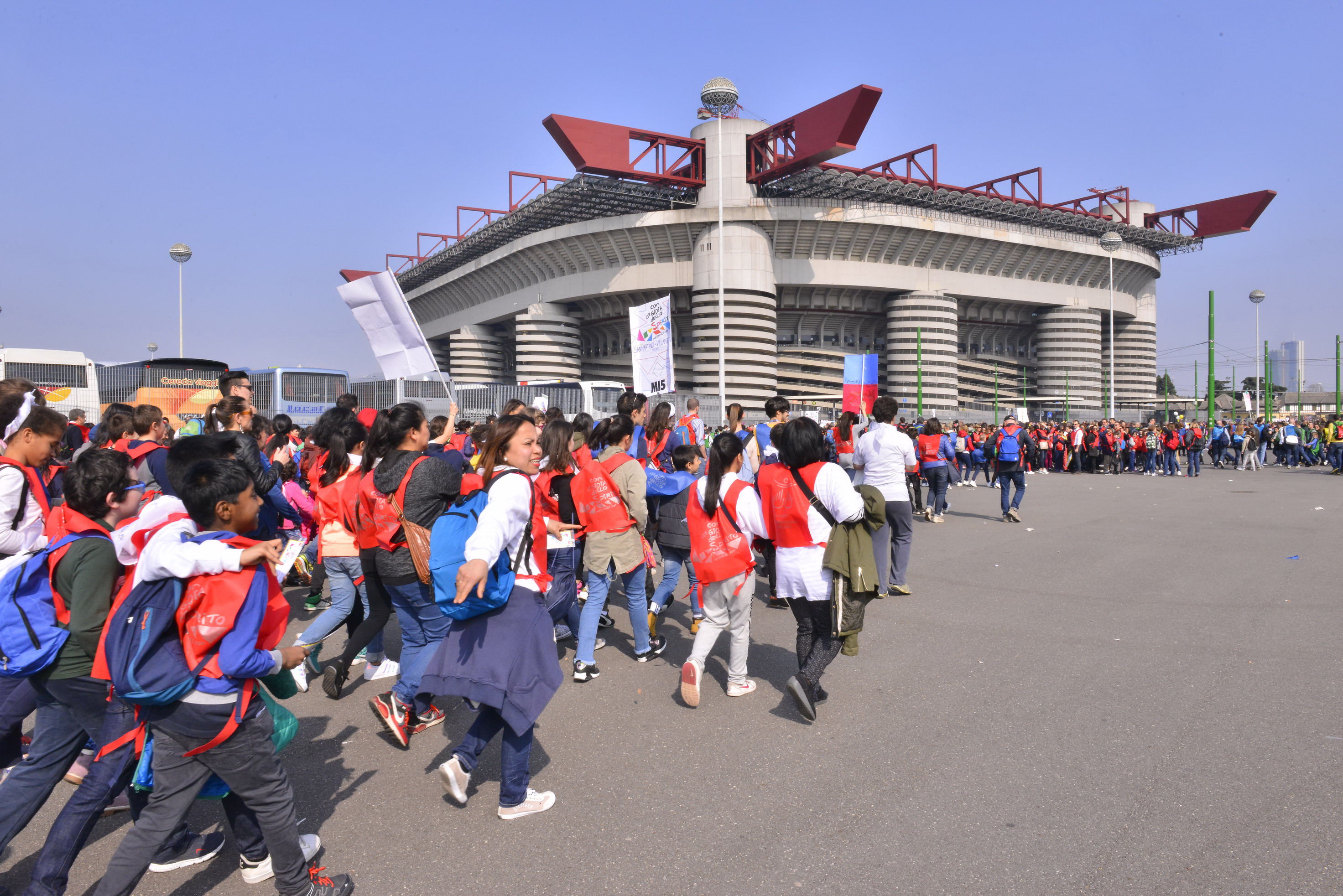 A San Siro Papa Francesco ha incontrato i cresimandi e cresimati