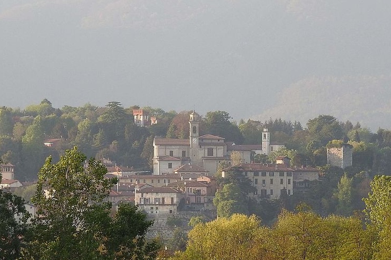 Brebbia,_VA_östl_-_SS_629_-_Besozzo,_VA_v_S Cropped