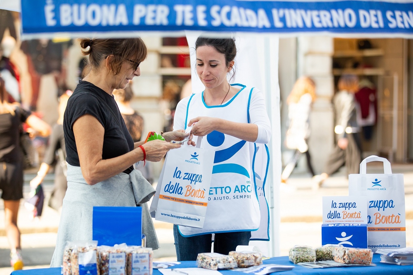 volontari per Zuppa della Bontà_Progetto Arca_2 Cropped