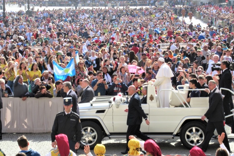 Papa Francesco in piazza