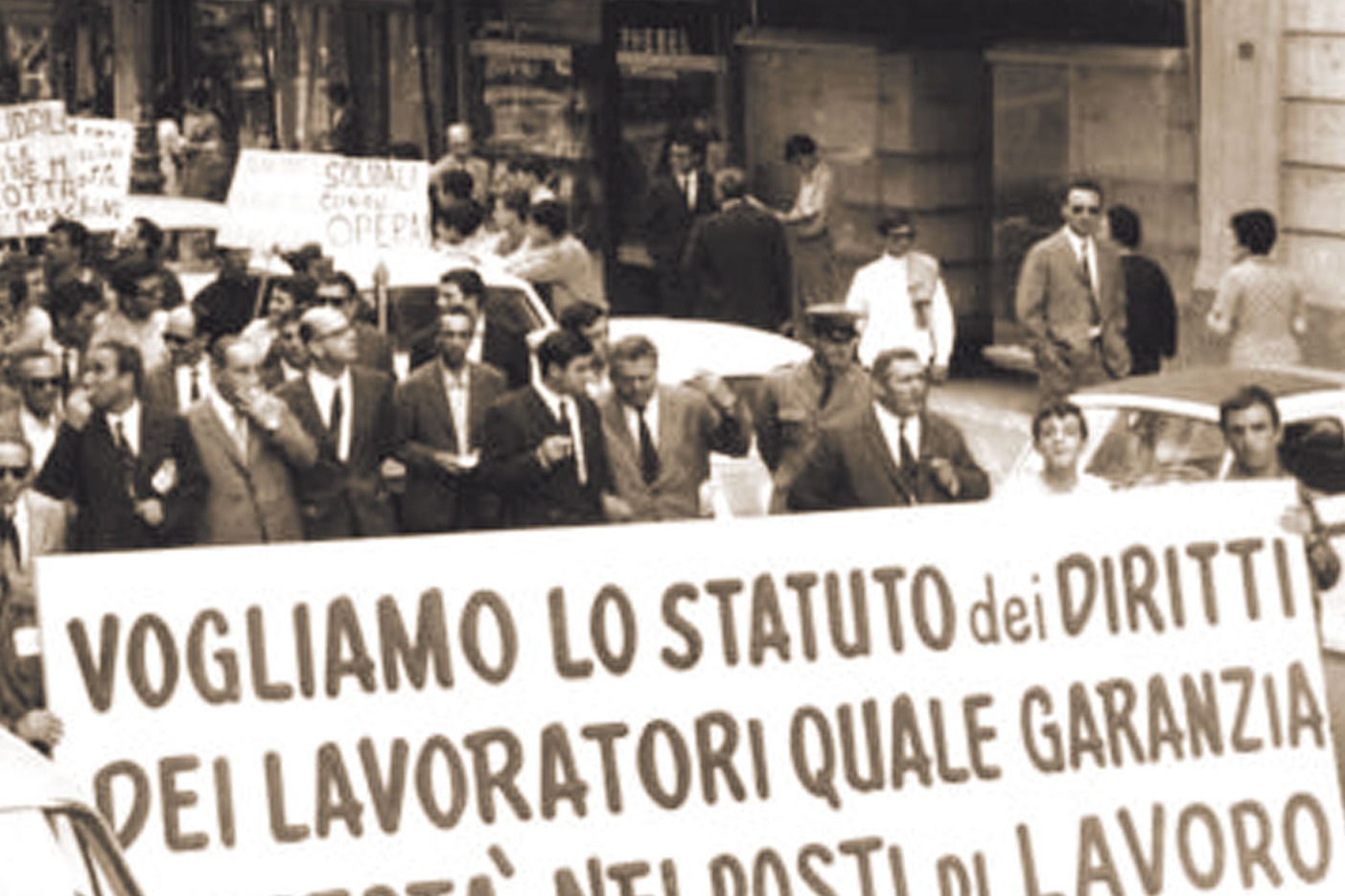 Manifestazione-a-favore-dello-Statuto-(foto-Fondazione-Donat-Cattin) Cropped