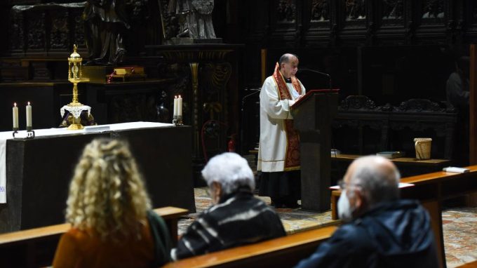 ADORAZIONE SANTISSIMO E MESSA PER LE VITTIME DI VIOLENZA E ABUSI