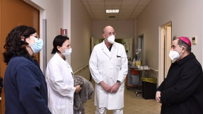 CLINICA MANGIAGALLI VISITA AI REPARTI E C.EUCARISTICA NELLA FESTA DEL PATRONO