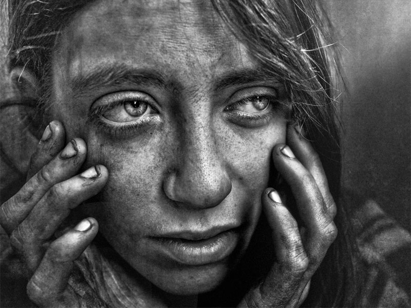 Una delle immagini della mostra fotografica “Lee Jeffries. Portraits” allestita al Museo Diocesano