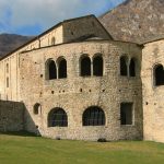 Civate_San_Pietro_Pronao