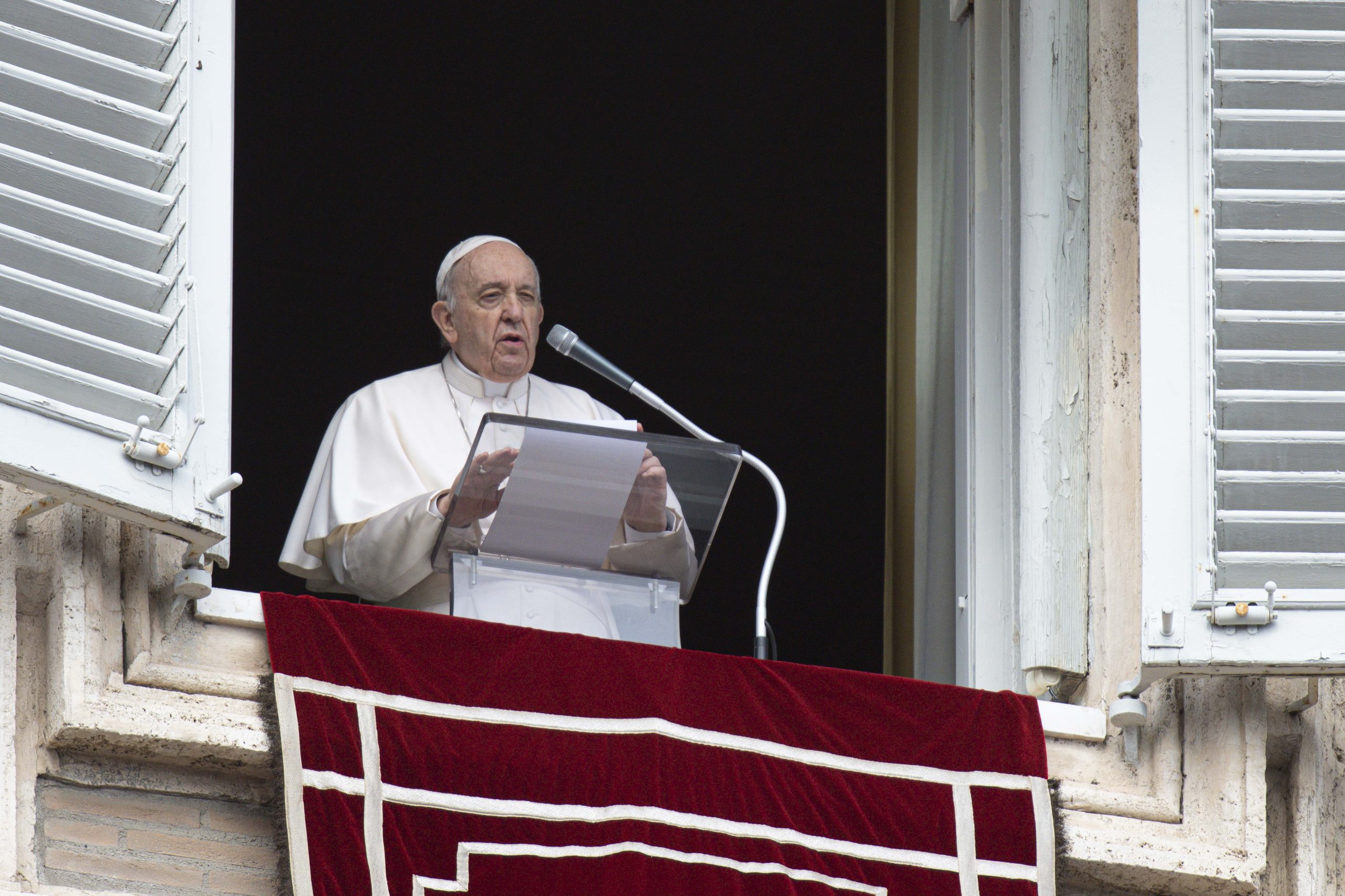 Il Papa durante l'Angelus 27 febbraio