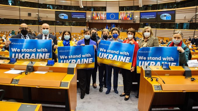 A Bruxelles manifestazione di solidarietà verso l'Ucraina (foto Sir / Parlamento europeo)