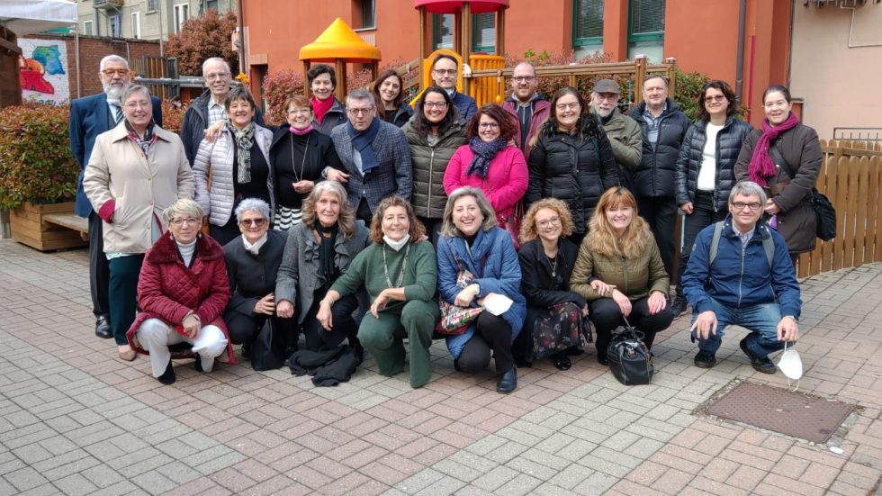 Foto del gruppo di Milano alla visita con Messa a San Michele Arcangelo e Santa Rita