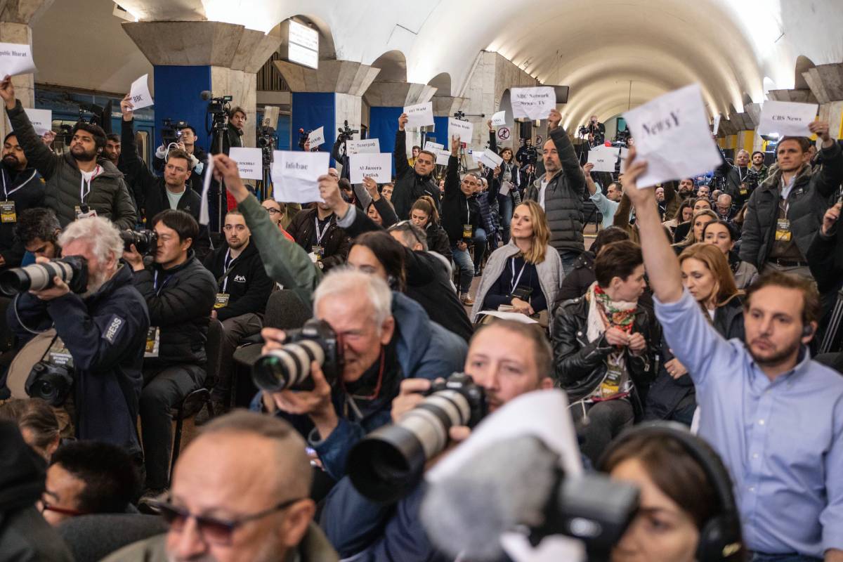 Inviati al seguito della guerra durante una conferenza stampa