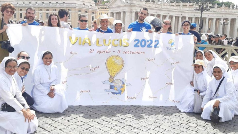 Via Lucis 2022 - Piazza San Pietro low