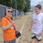 Suor Lucia Mantovani con un ragazzo dell'oratorio