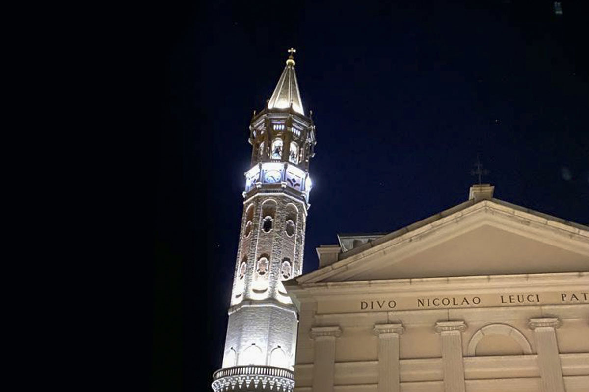 Il campanile di San Nicolò con la nuova illuminazione