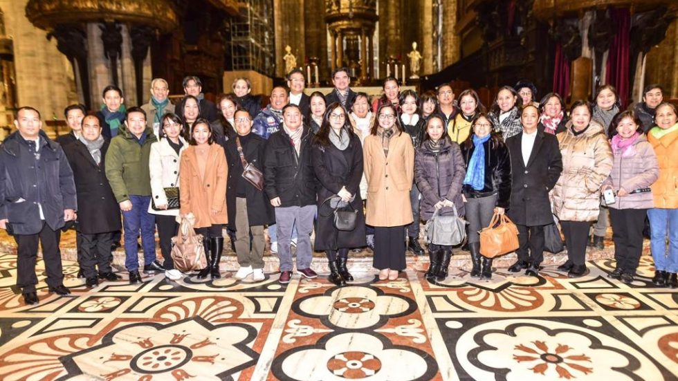 Fedeli filippini in Duomo per il Simbang Gabi