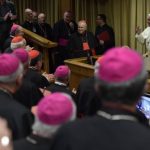 Papa Francesco con i Vescovi italiani (foto Vatican Media / Sir)