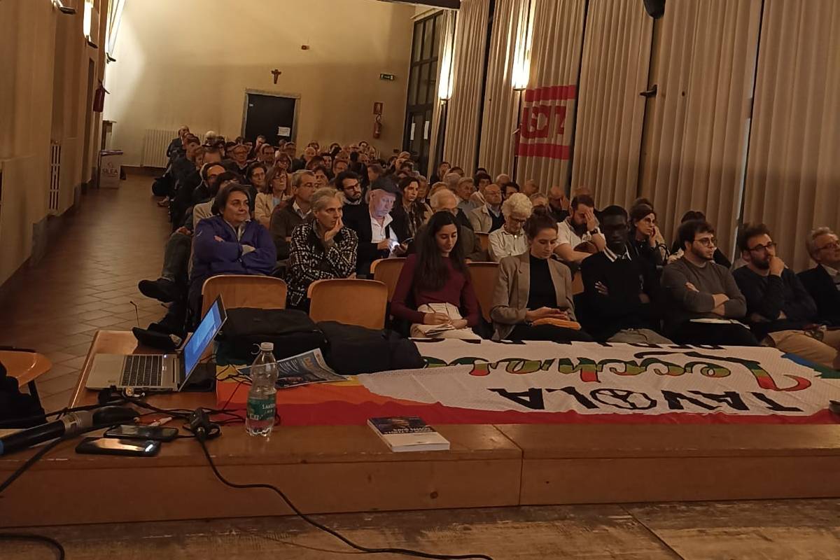 lo striscione della Tavola lecchese per la Pace