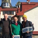 Padre Giuseppe Bettoni con padre Ihor Boyko al Seminario di Leopoli all'arrivo del primo convoglio umanitario